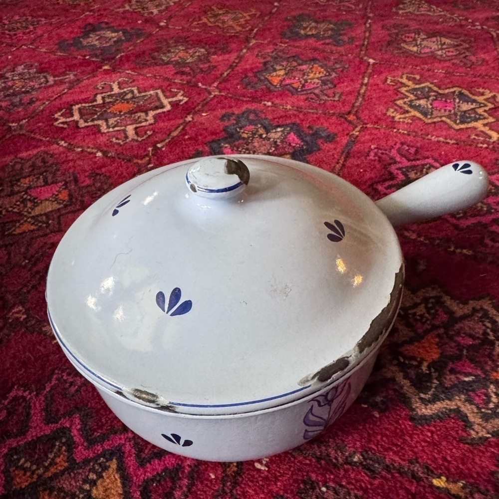 Vintage enamelware Made in holland. Blue flower plus lid